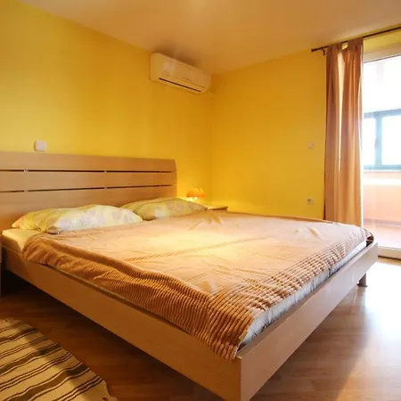 Apartment Pintar Zarok *