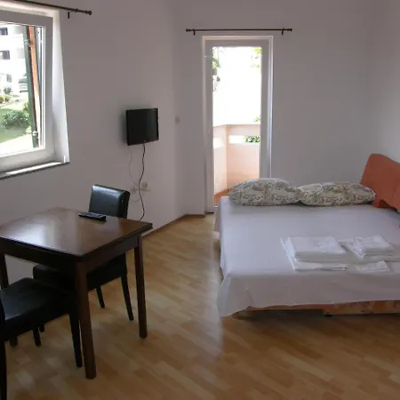 Pintar Zarok Apartment *