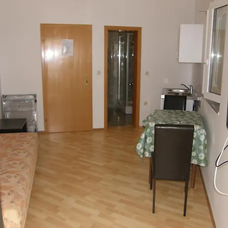 Pintar Zarok Apartment Baska (Krk)