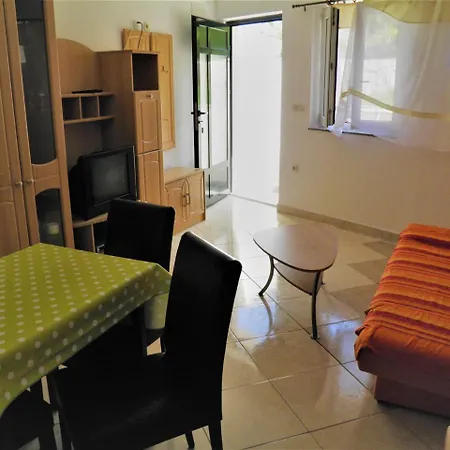 Apartment Pintar Zarok