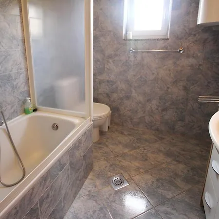 Pintar Zarok Lägenhet *